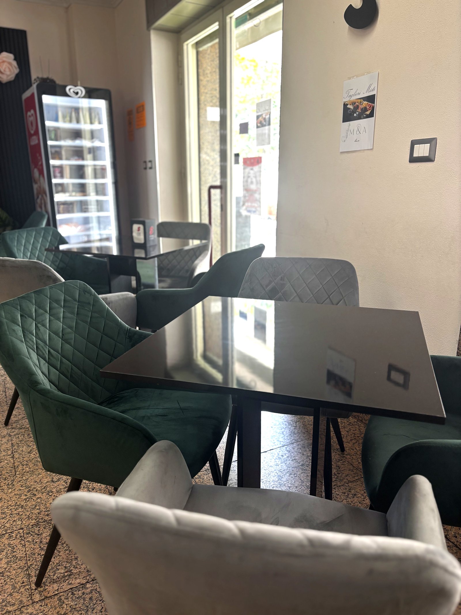 Interno del bar M&A